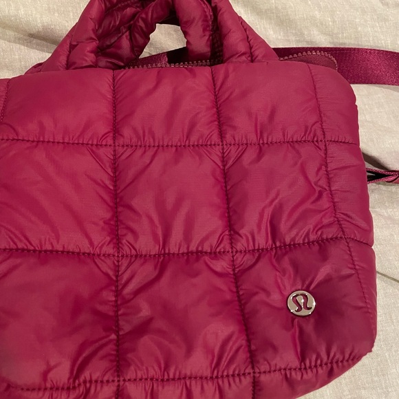 lululemon athletica Handbags - Lululemon athletica Quilted Grid Tote Bag Mini 5L- Burgundy